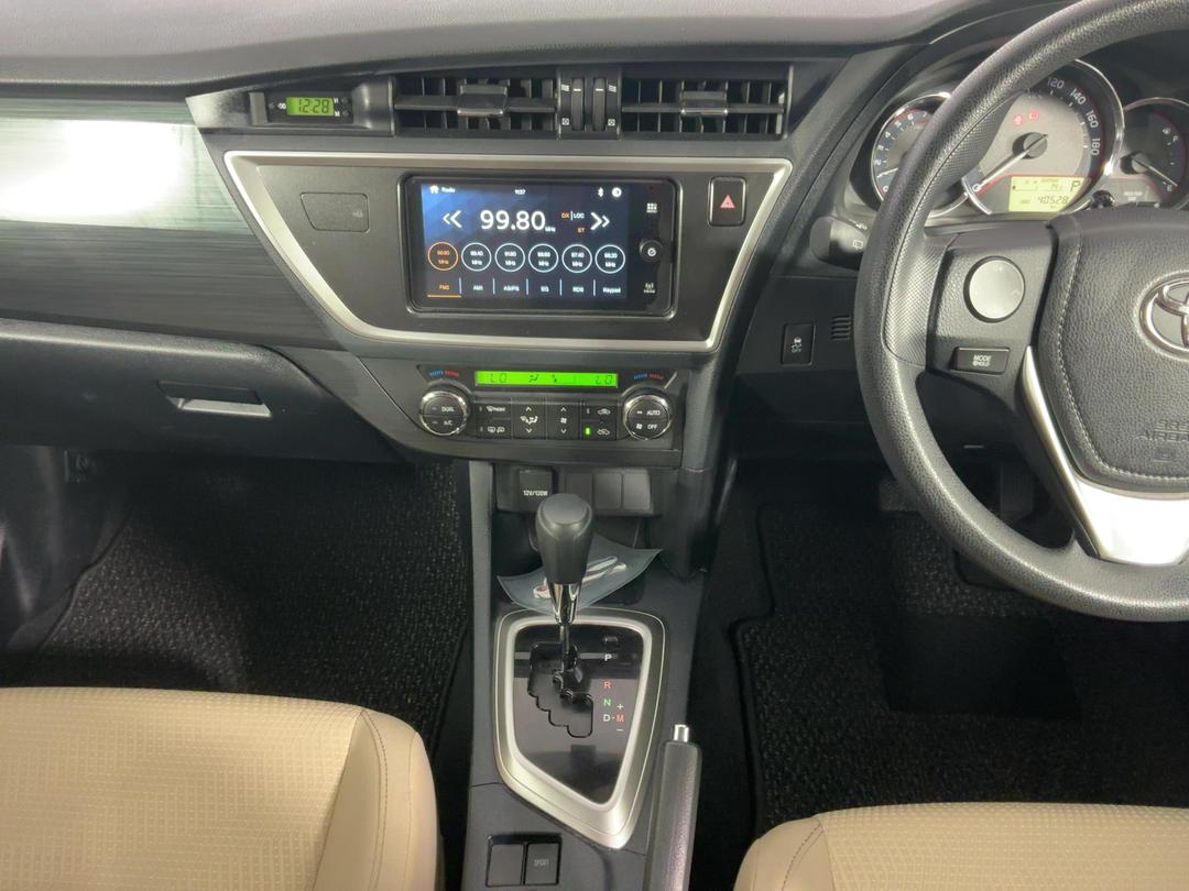 Photo '18' of Toyota Auris