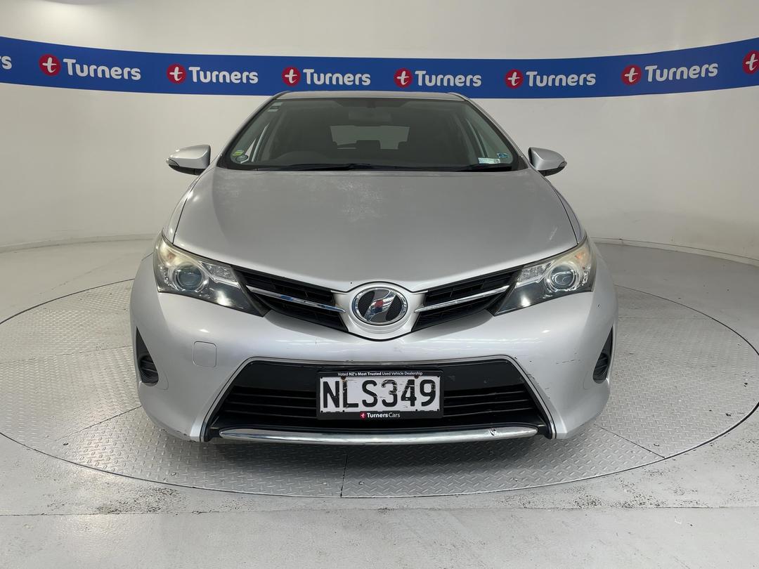 Photo '2' of Toyota Auris