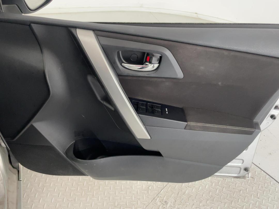 Photo '15' of Toyota Auris