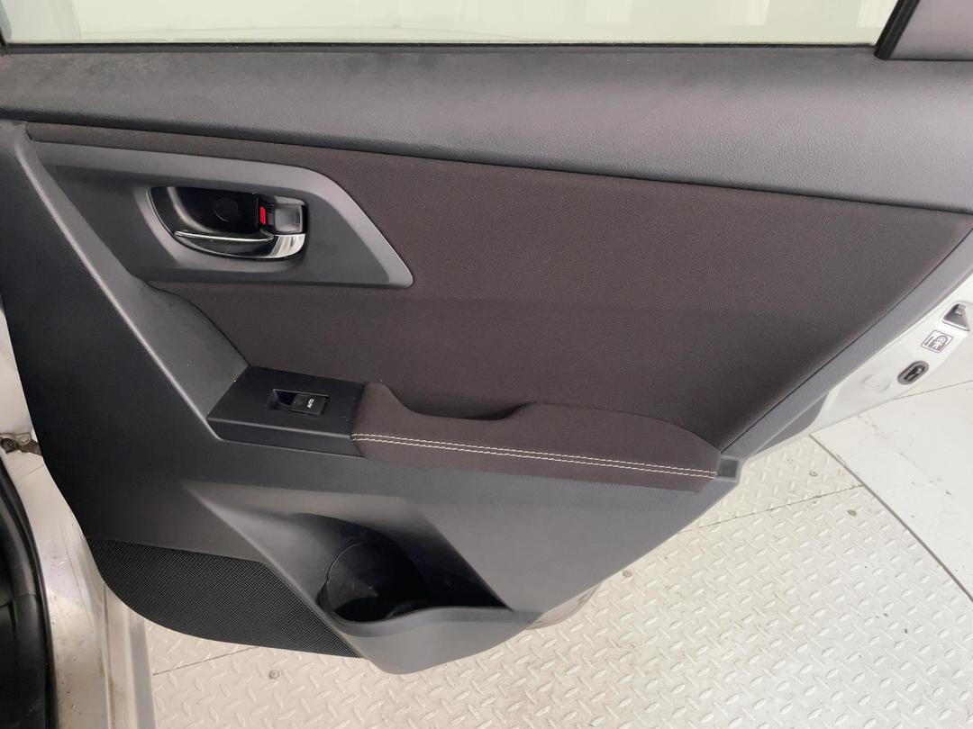 Photo '19' of Toyota Auris