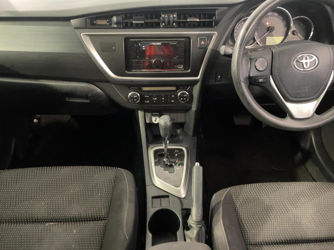 Photo '18' of Toyota Auris