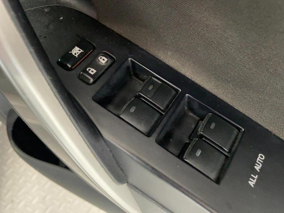 Photo '24' of Toyota Auris
