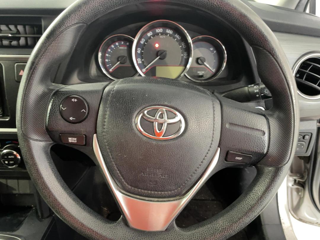 Photo '27' of Toyota Auris