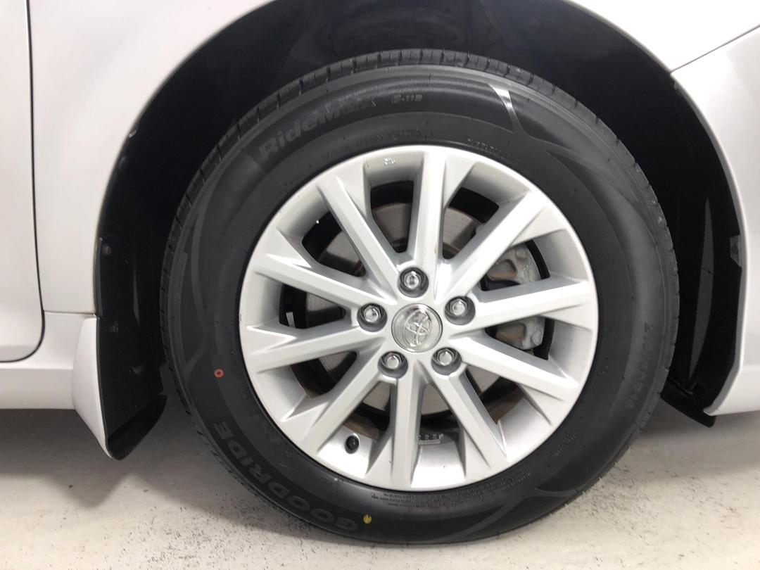 Photo '9' of Toyota Camry