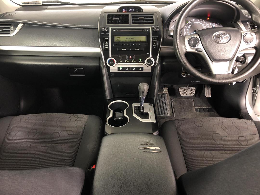 Photo '17' of Toyota Camry