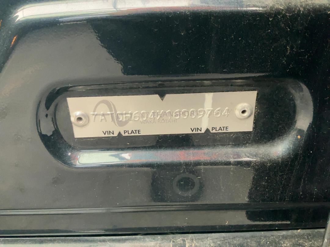 Photo '12' of Toyota Camry Hybrid