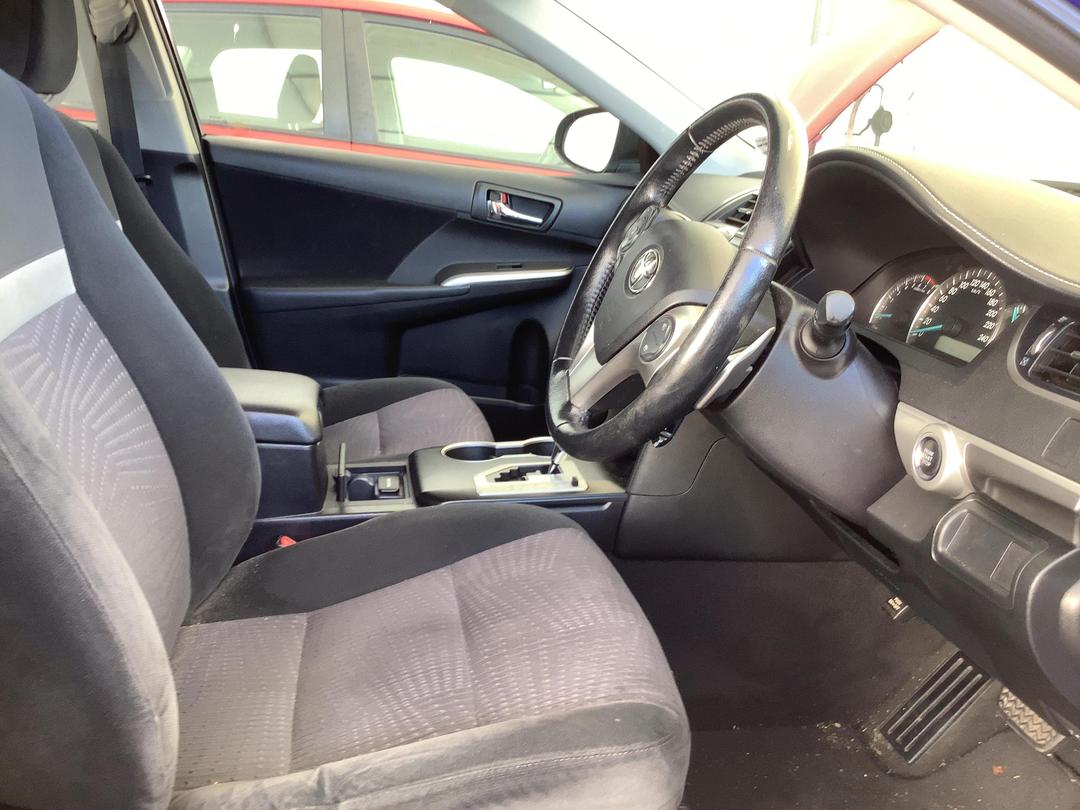 Photo '8' of Toyota Camry Atara S