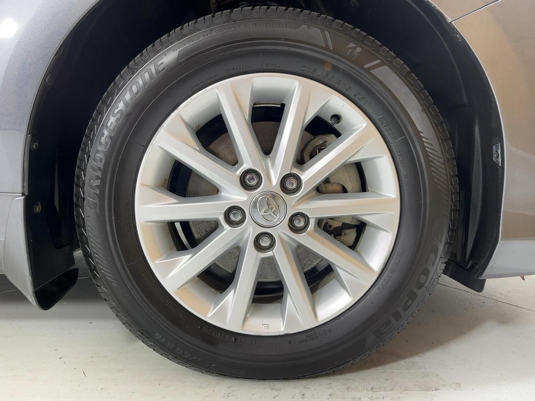 Photo '9' of Toyota Camry