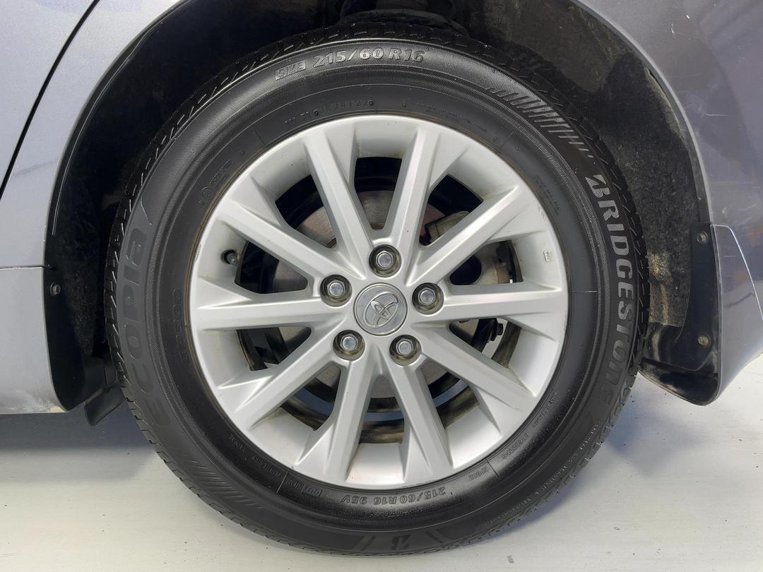 Photo '11' of Toyota Camry