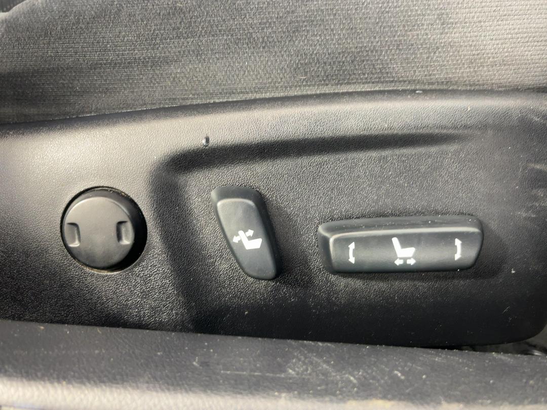 Photo '23' of Toyota Camry
