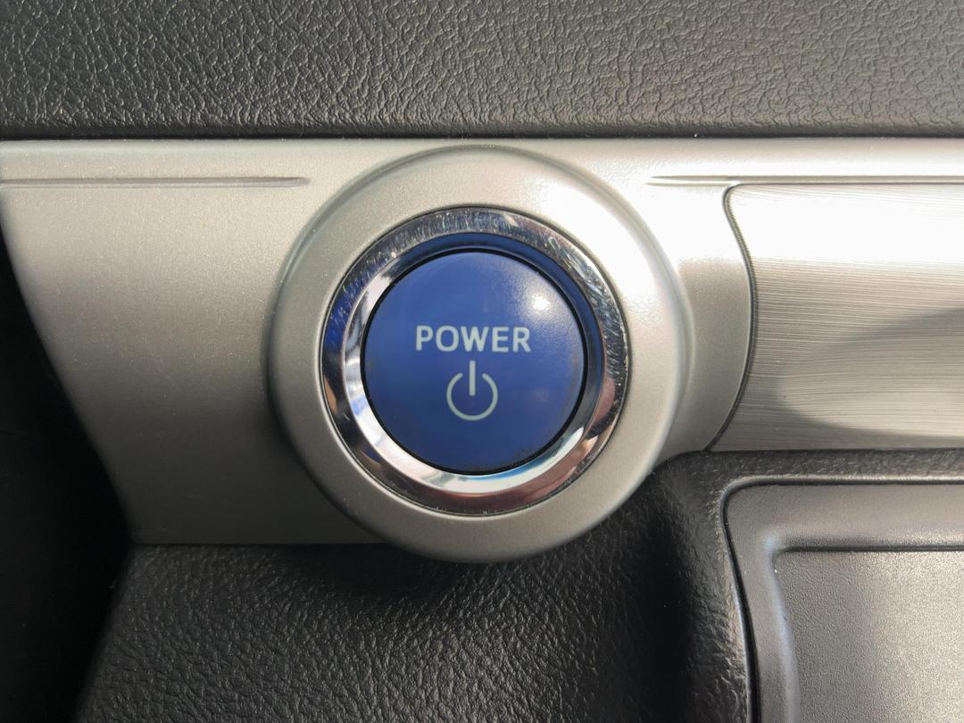 Photo '24' of Toyota Camry