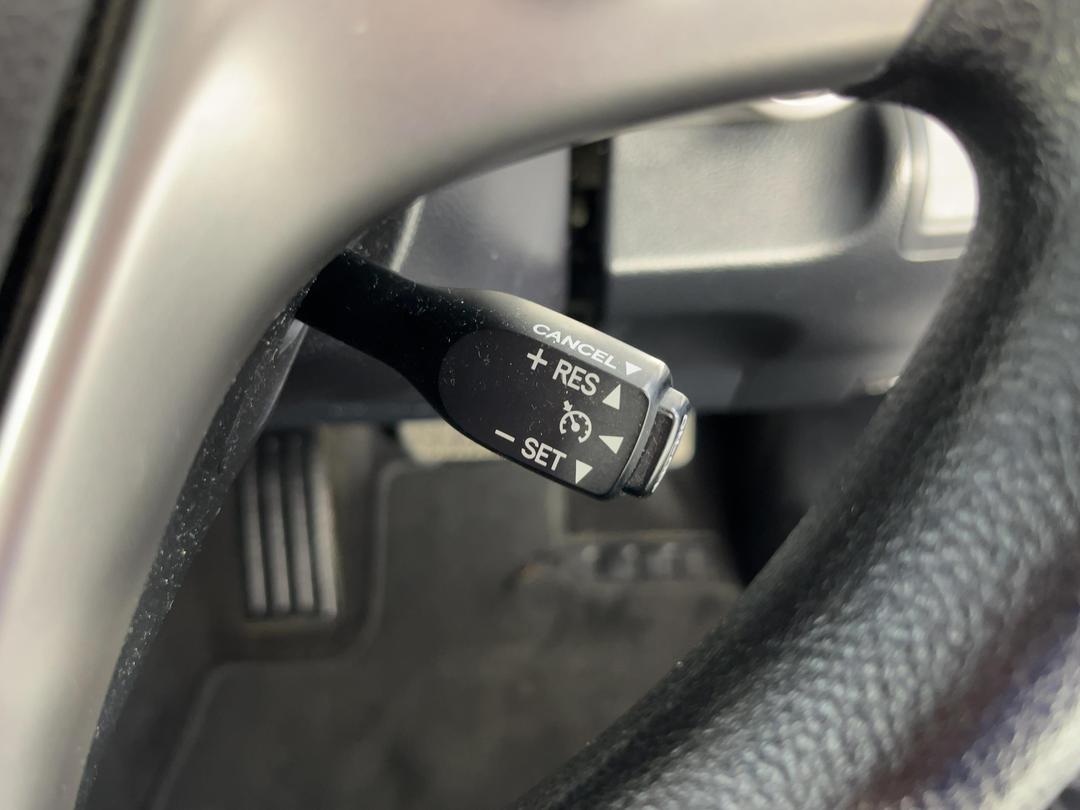 Photo '27' of Toyota Camry