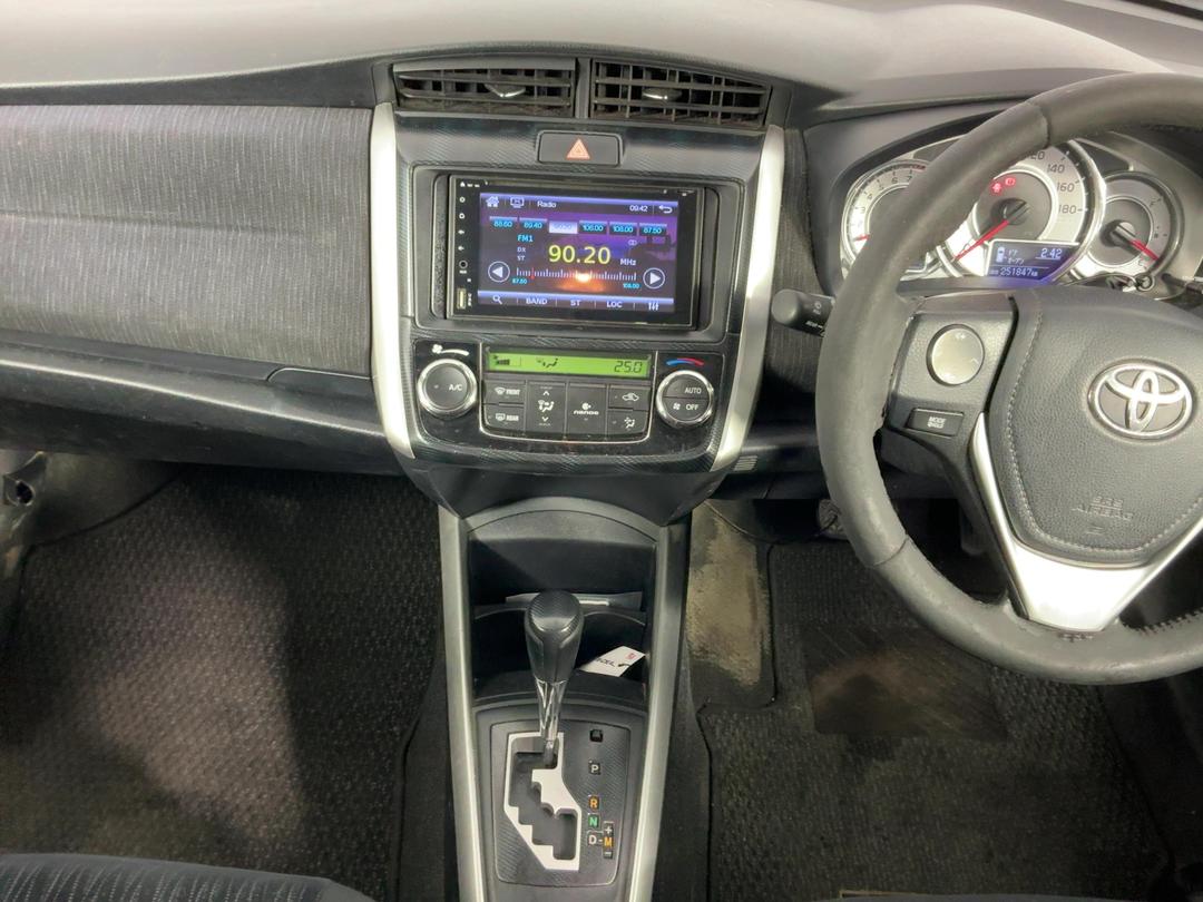 Photo '18' of Toyota Corolla Fielder