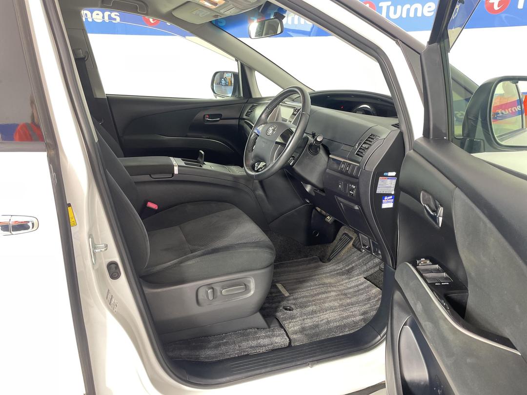 Photo '16' of Toyota Estima