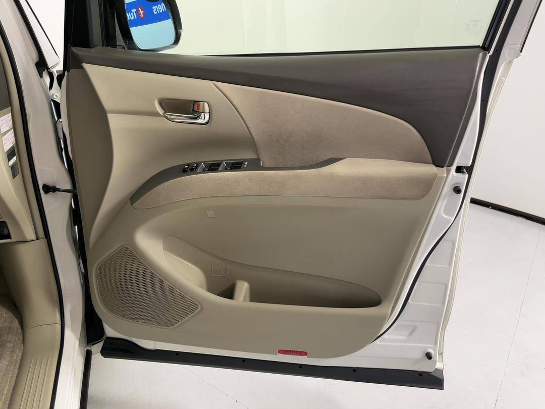 Photo '15' of Toyota Estima