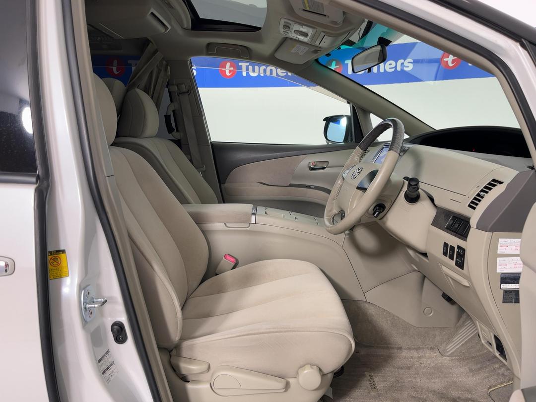 Photo '16' of Toyota Estima