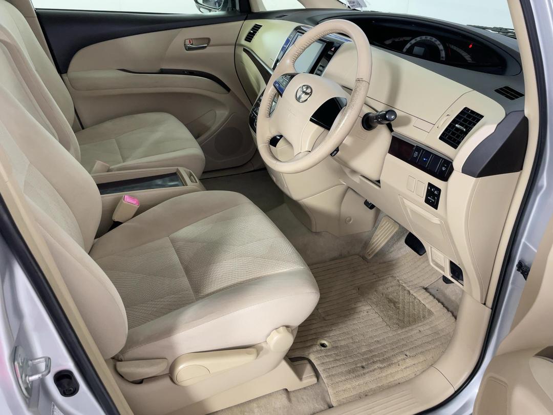 Photo '16' of Toyota Estima