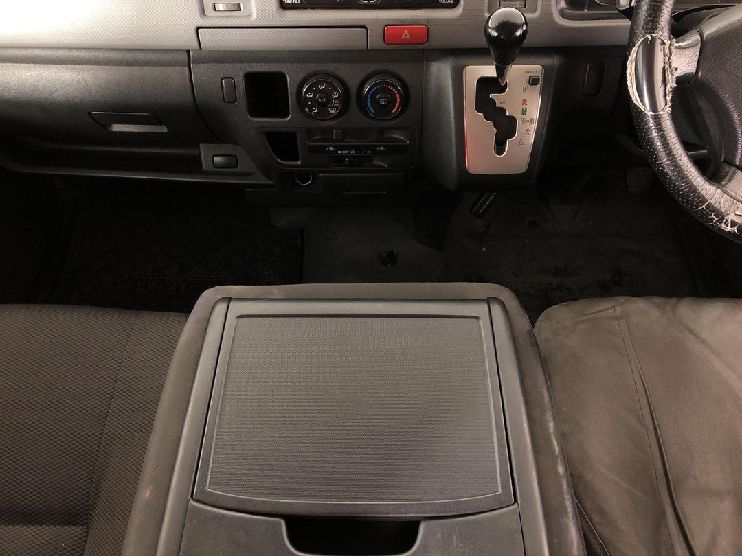 Photo '18' of Toyota Hiace