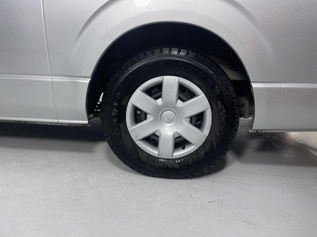 Photo '11' of Toyota Hiace