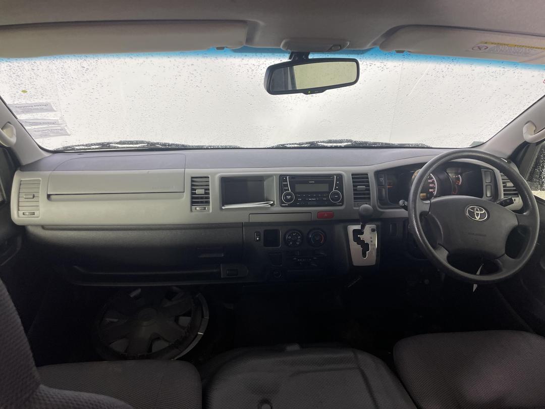 Photo '17' of Toyota Hiace