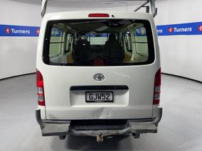 Photo '6' of Toyota Hiace