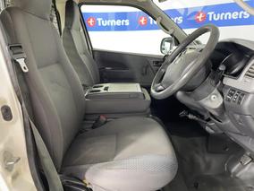 Photo '16' of Toyota Hiace