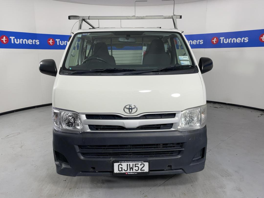 Photo '2' of Toyota Hiace