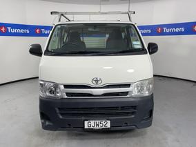 Photo '2' of Toyota Hiace