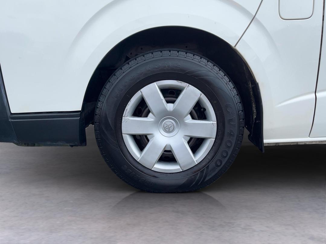 Photo '10' of Toyota Hiace