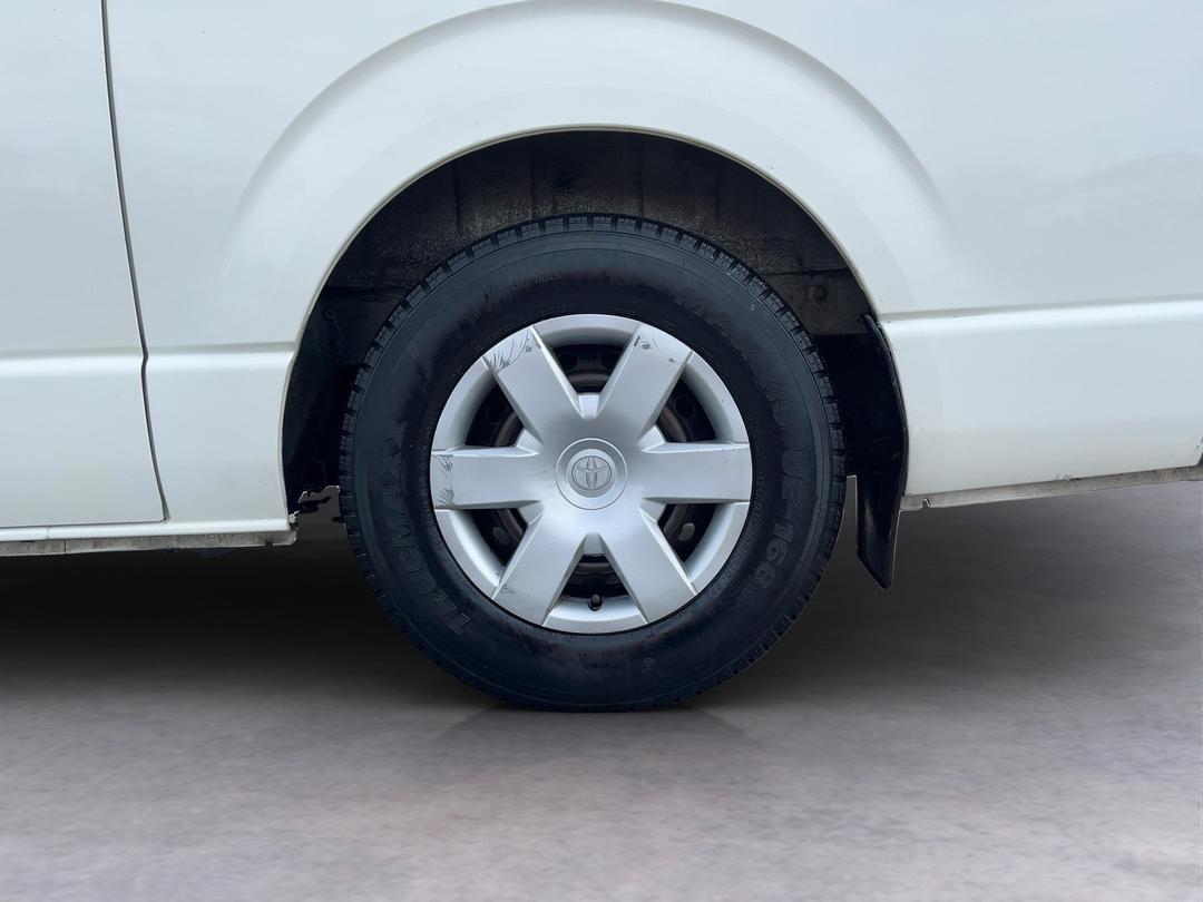 Photo '11' of Toyota Hiace