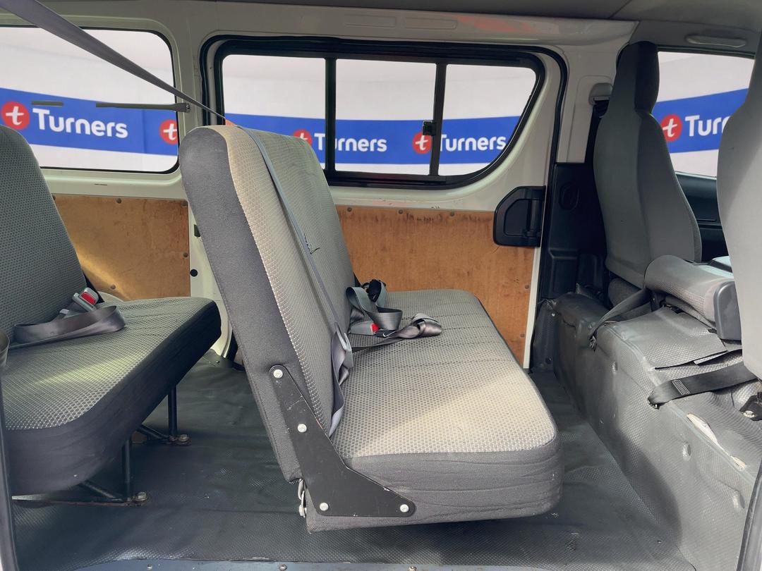 Photo '19' of Toyota Hiace