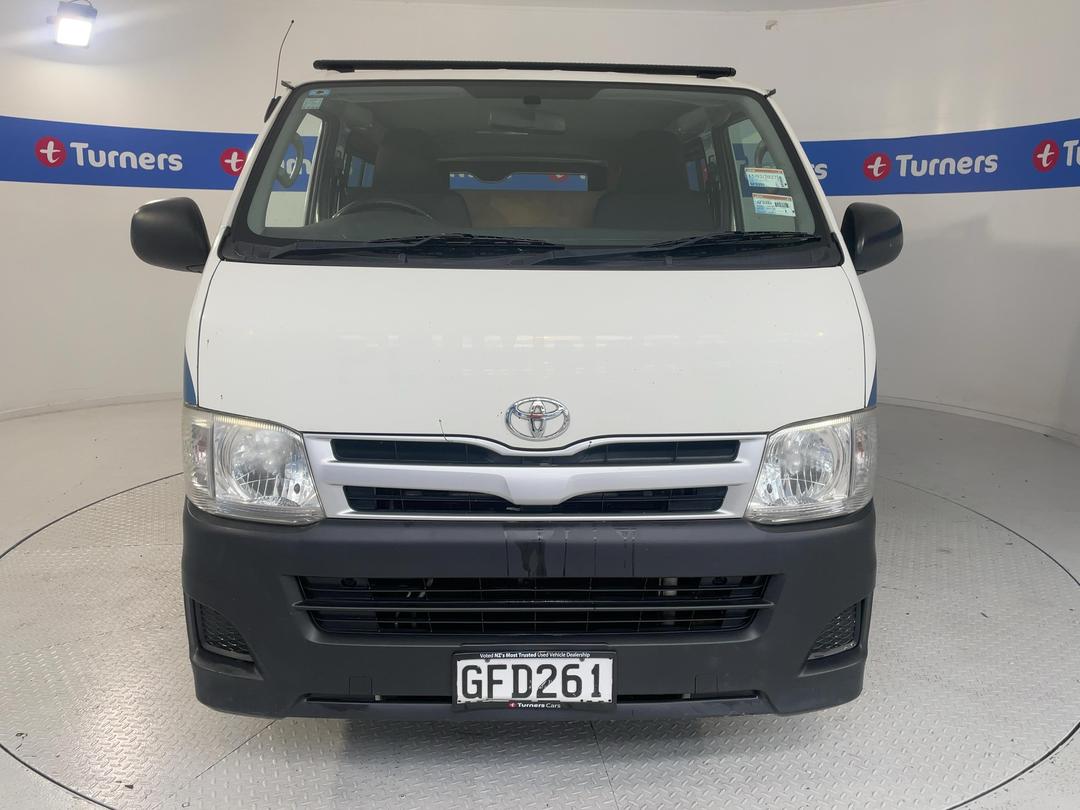 Photo '2' of Toyota Hiace