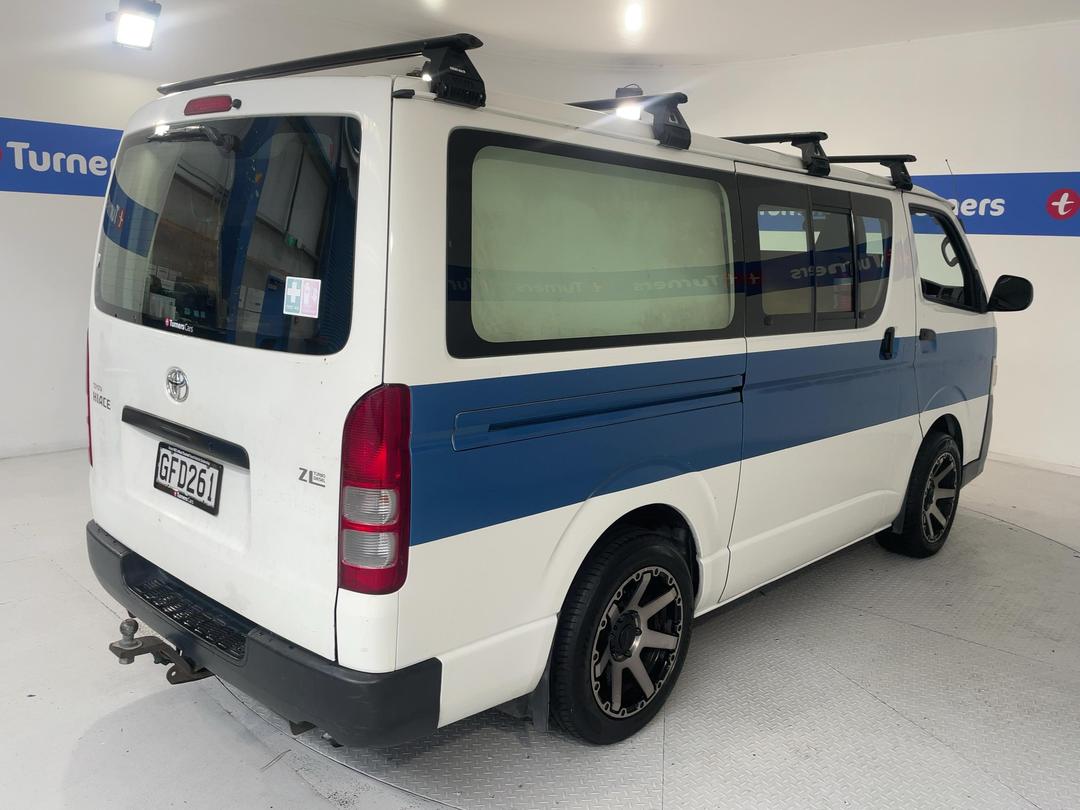 Photo '7' of Toyota Hiace