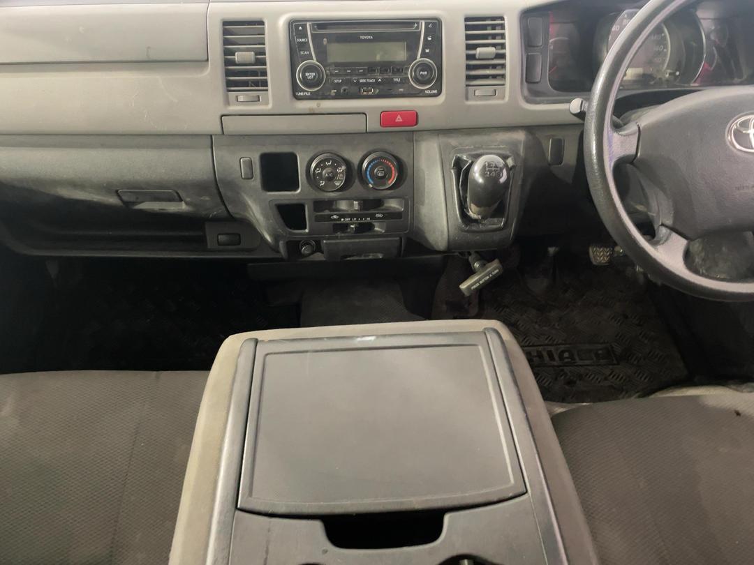 Photo '18' of Toyota Hiace