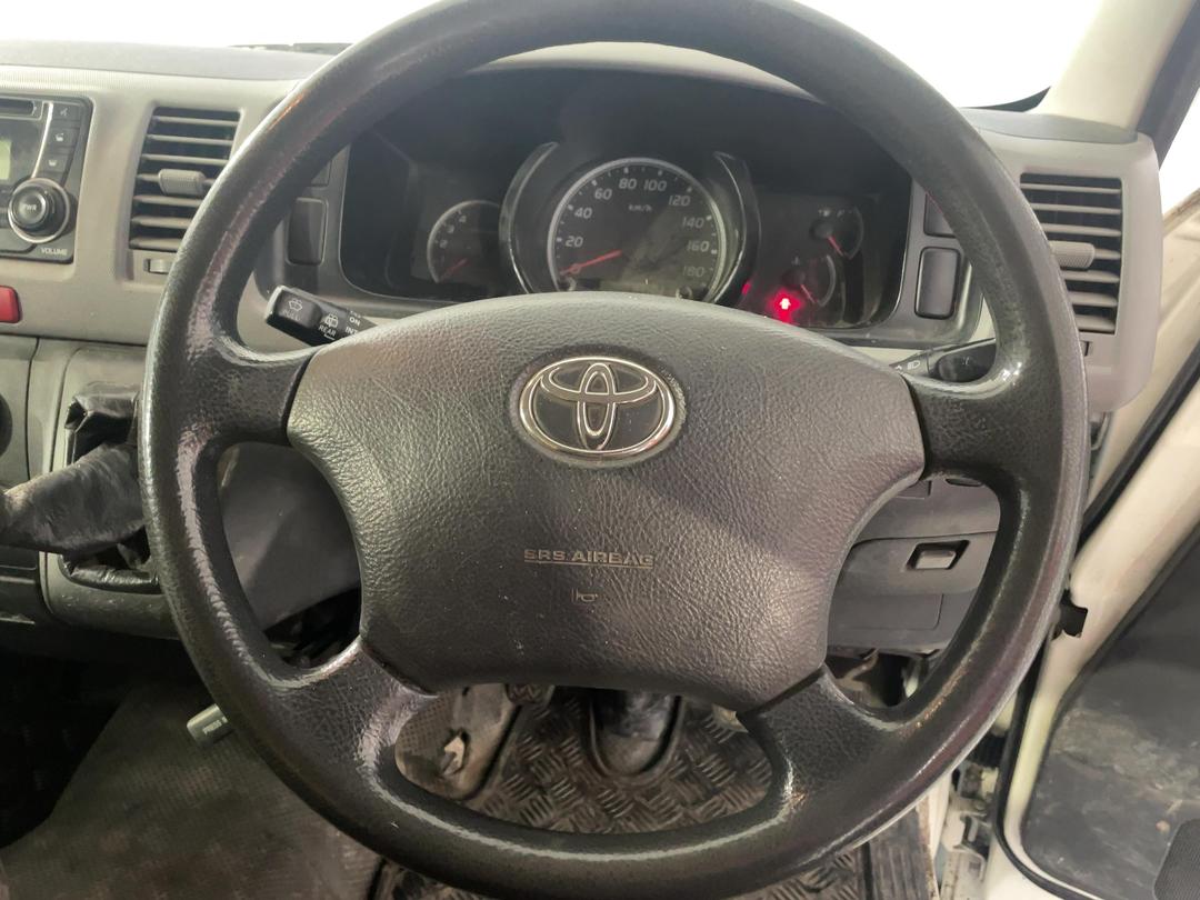 Photo '24' of Toyota Hiace