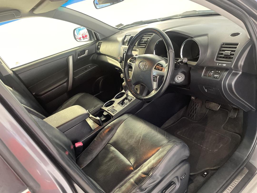 Photo '16' of Toyota Highlander