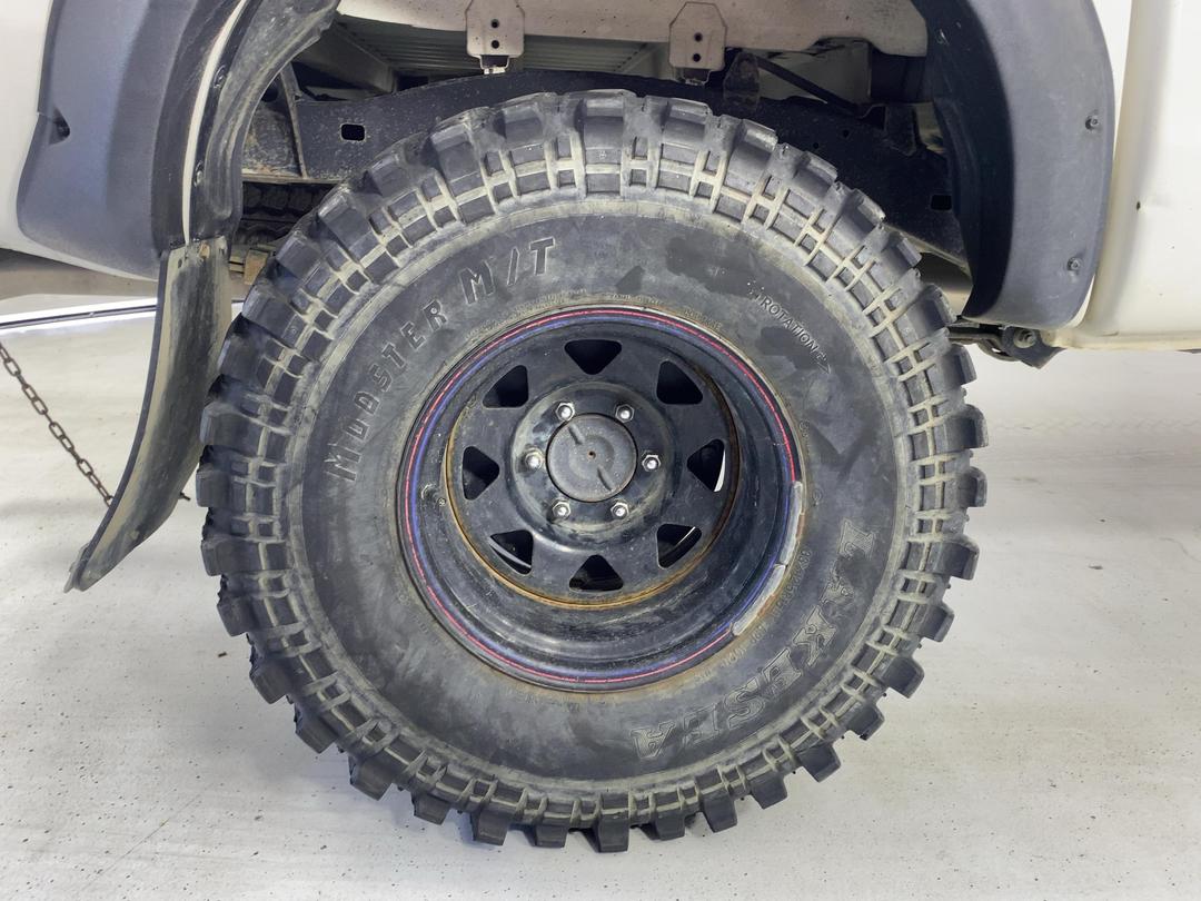 Photo '12' of Toyota Hilux
