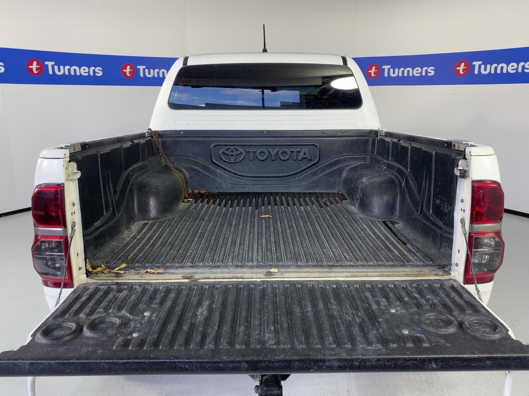 Photo '14' of Toyota Hilux