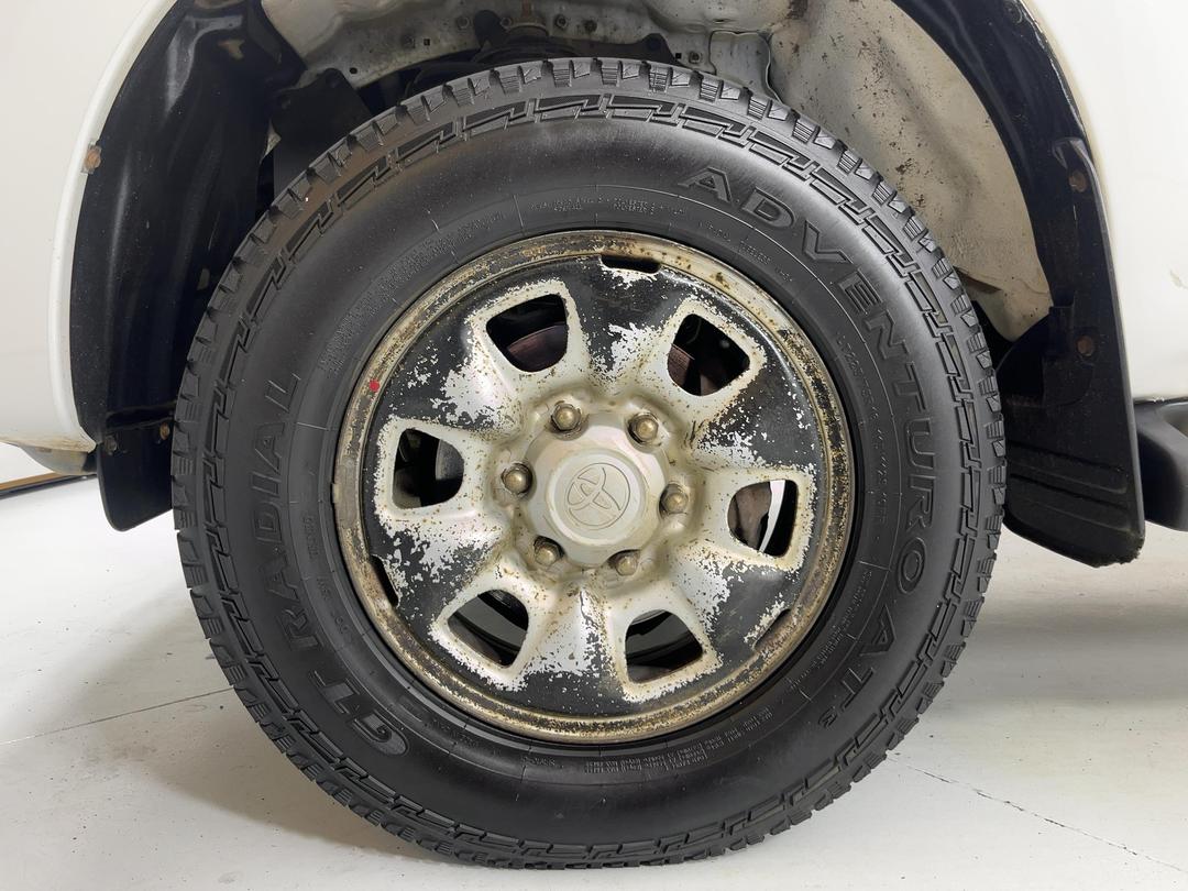 Photo '10' of Toyota Hilux