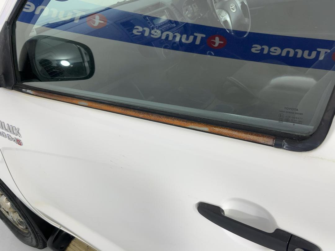 Photo '28' of Toyota Hilux