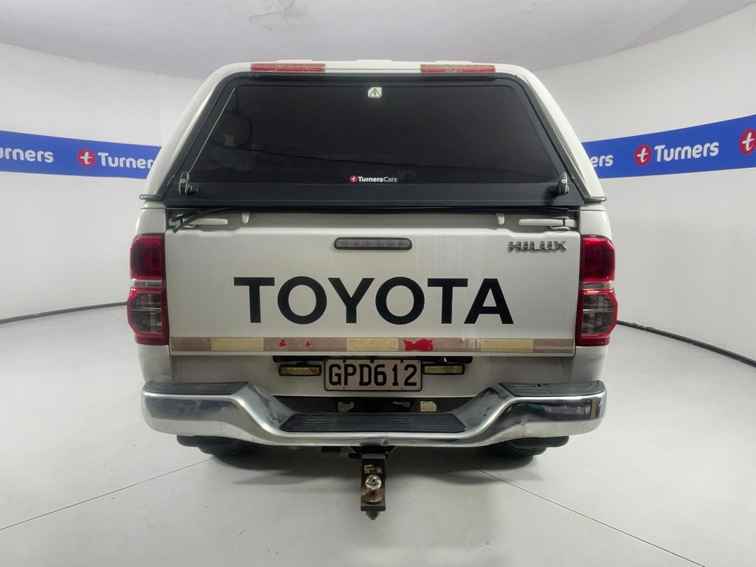 Photo '6' of Toyota Hilux