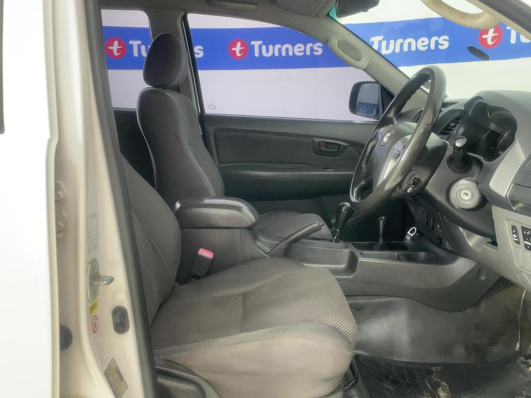 Photo '16' of Toyota Hilux