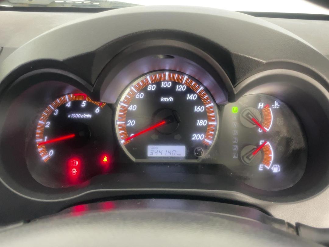 Photo '21' of Toyota Hilux
