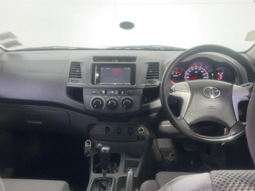 Photo '17' of Toyota Hilux