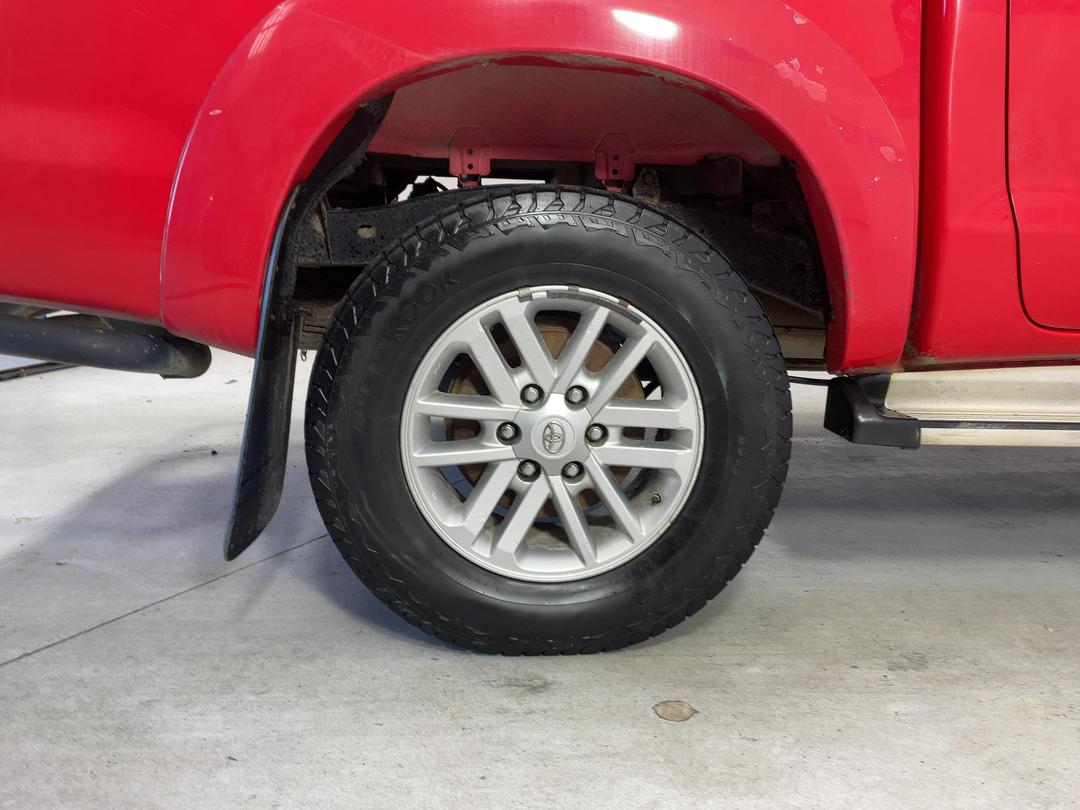 Photo '12' of Toyota Hilux