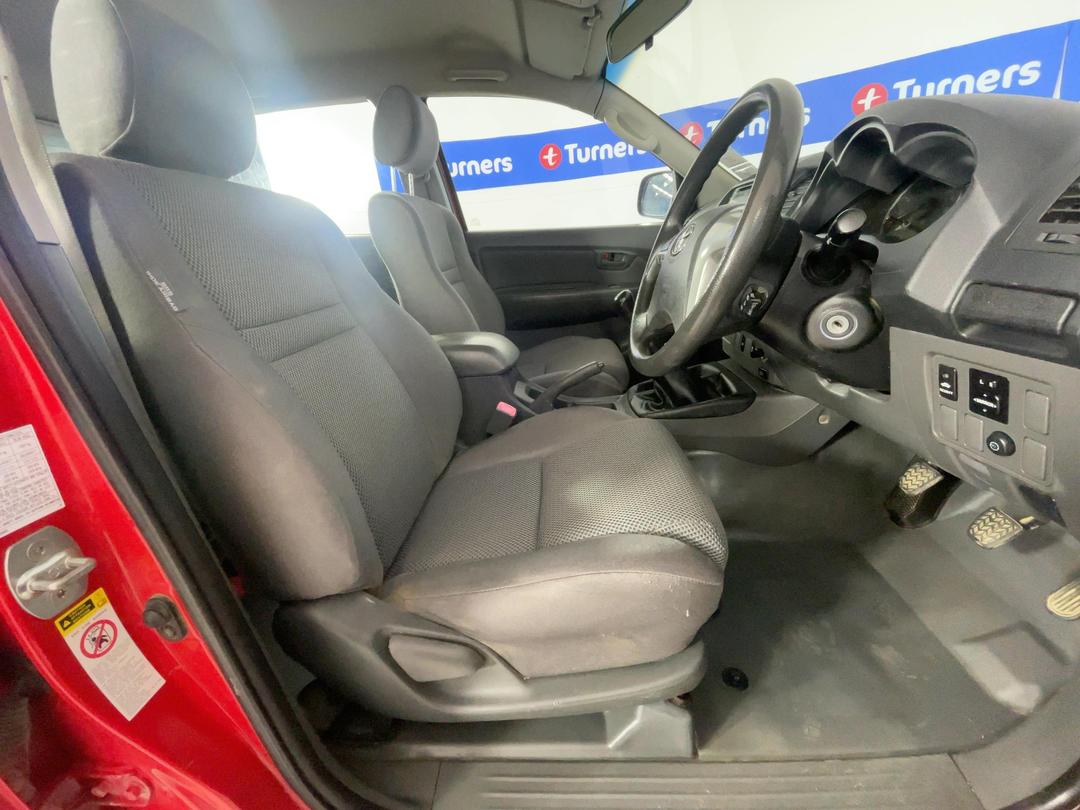 Photo '16' of Toyota Hilux