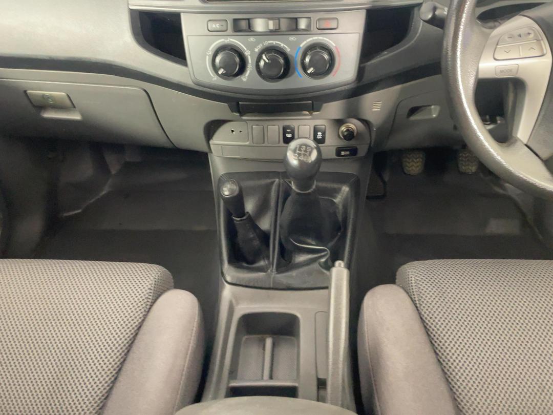 Photo '18' of Toyota Hilux