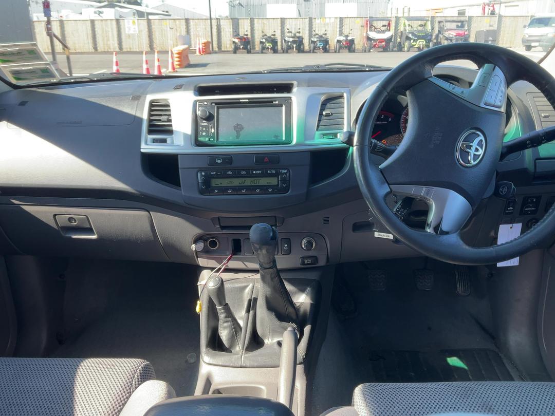 Photo '10' of Toyota Hilux SR5 TD DC