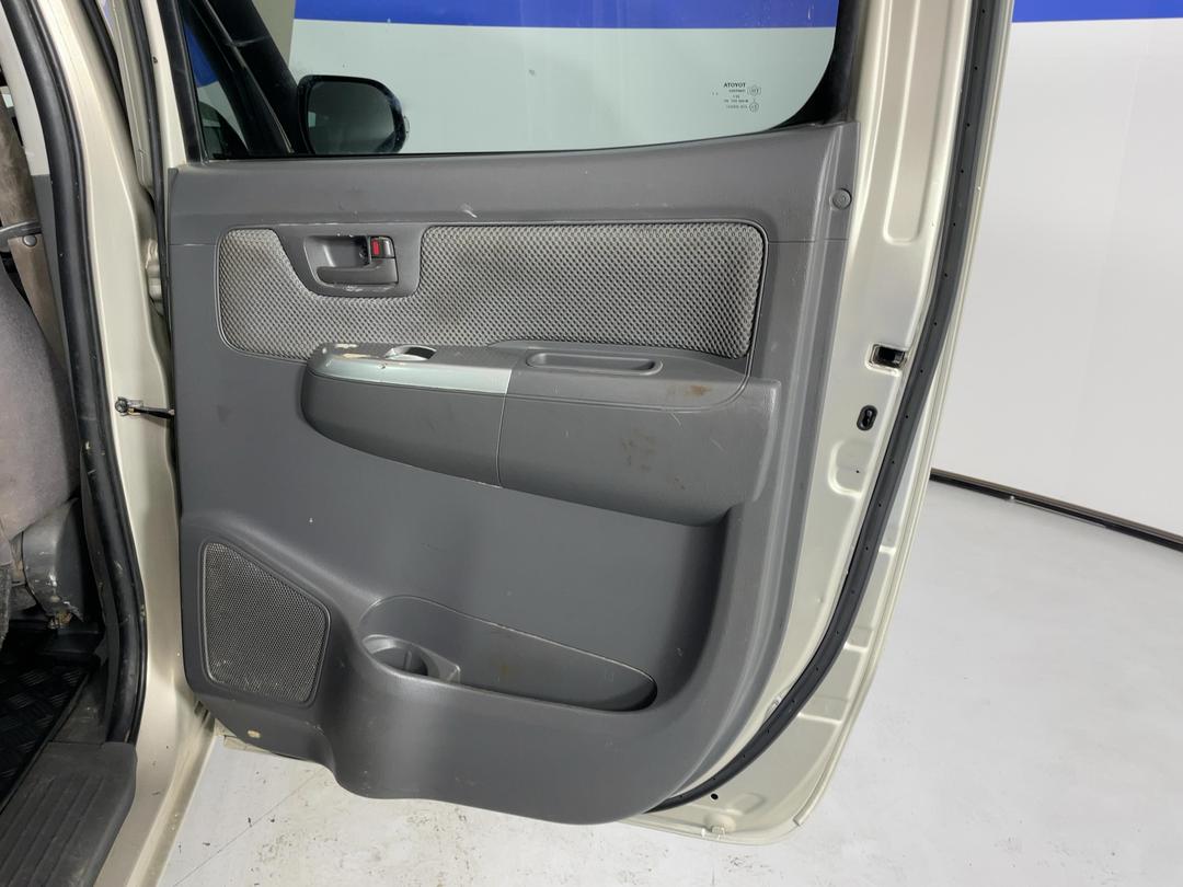 Photo '19' of Toyota Hilux