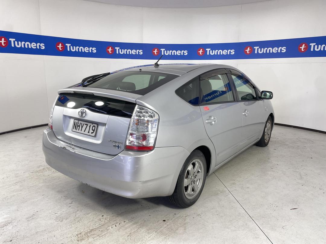 Photo '7' of Toyota Prius